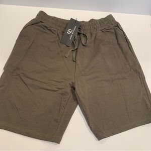 NWT Men’s Shorts with Pockets Size Large Comfy Casual Gym